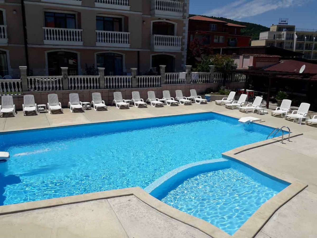 Hotel Black Sea - Breakfast, Pool & Free Parking Obzor Exteriör bild
