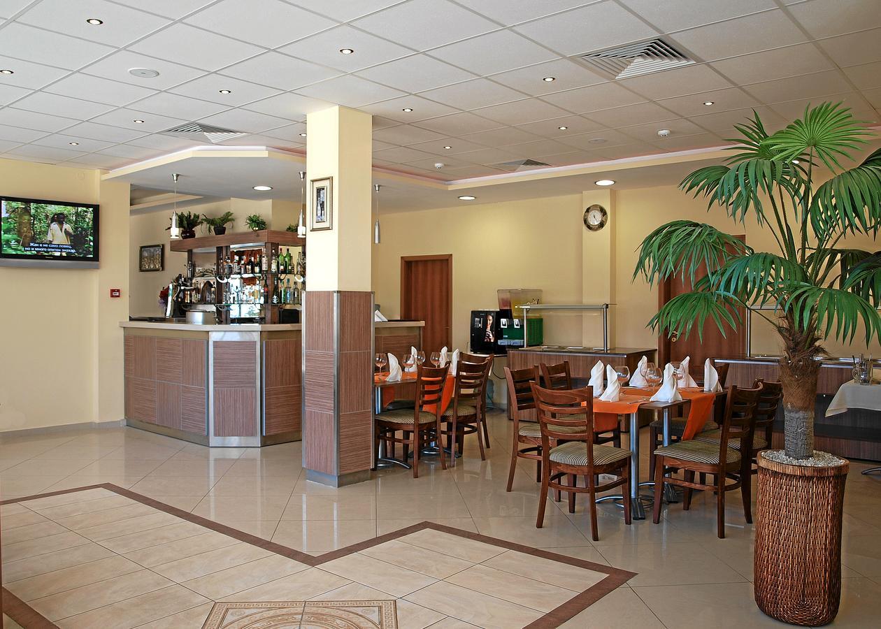 Hotel Black Sea - Breakfast, Pool & Free Parking Obzor Exteriör bild