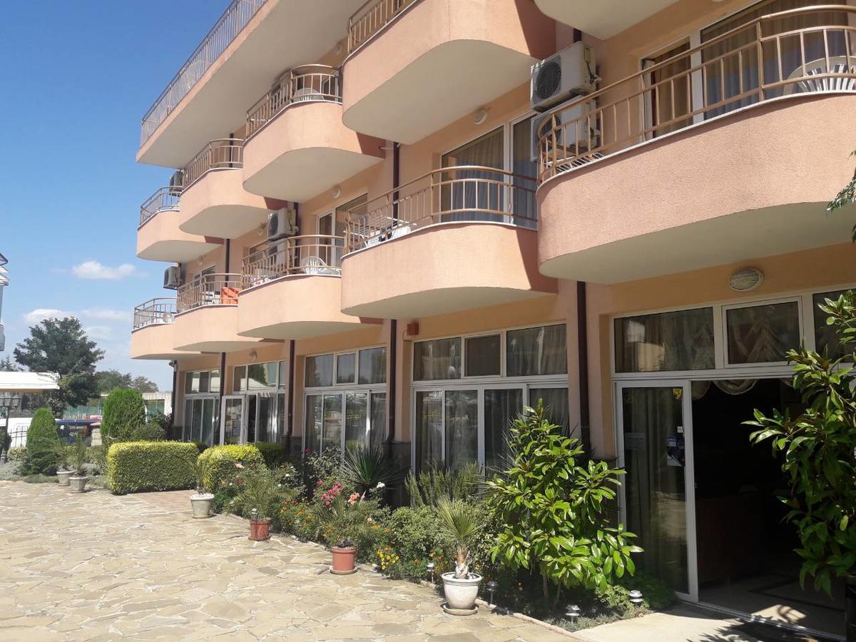 Hotel Black Sea - Breakfast, Pool & Free Parking Obzor Exteriör bild