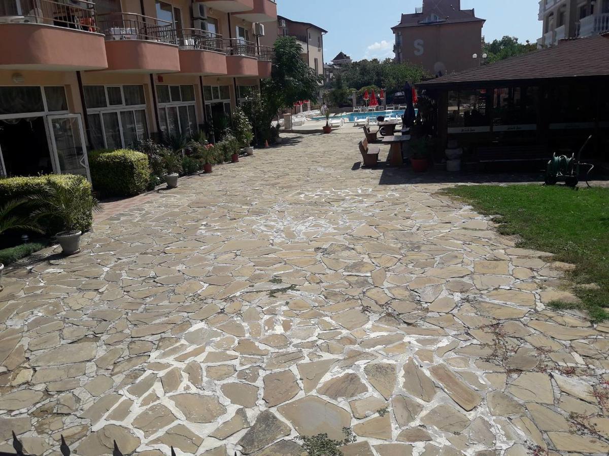 Hotel Black Sea - Breakfast, Pool & Free Parking Obzor Exteriör bild