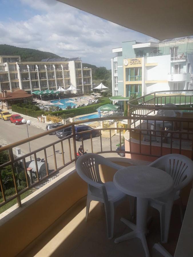 Hotel Black Sea - Breakfast, Pool & Free Parking Obzor Exteriör bild