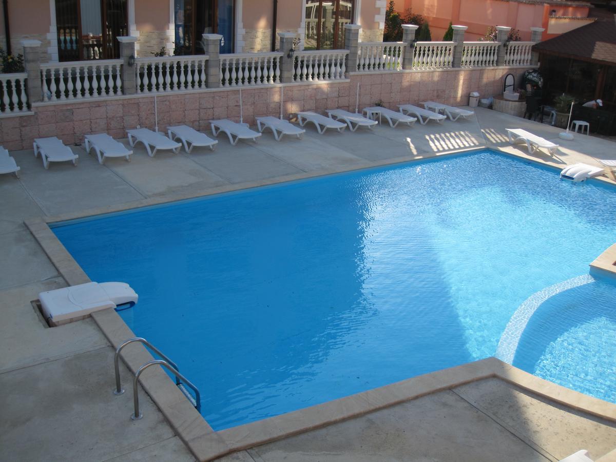 Hotel Black Sea - Breakfast, Pool & Free Parking Obzor Exteriör bild