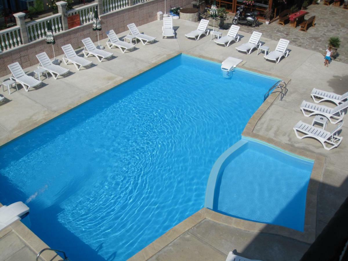Hotel Black Sea - Breakfast, Pool & Free Parking Obzor Exteriör bild